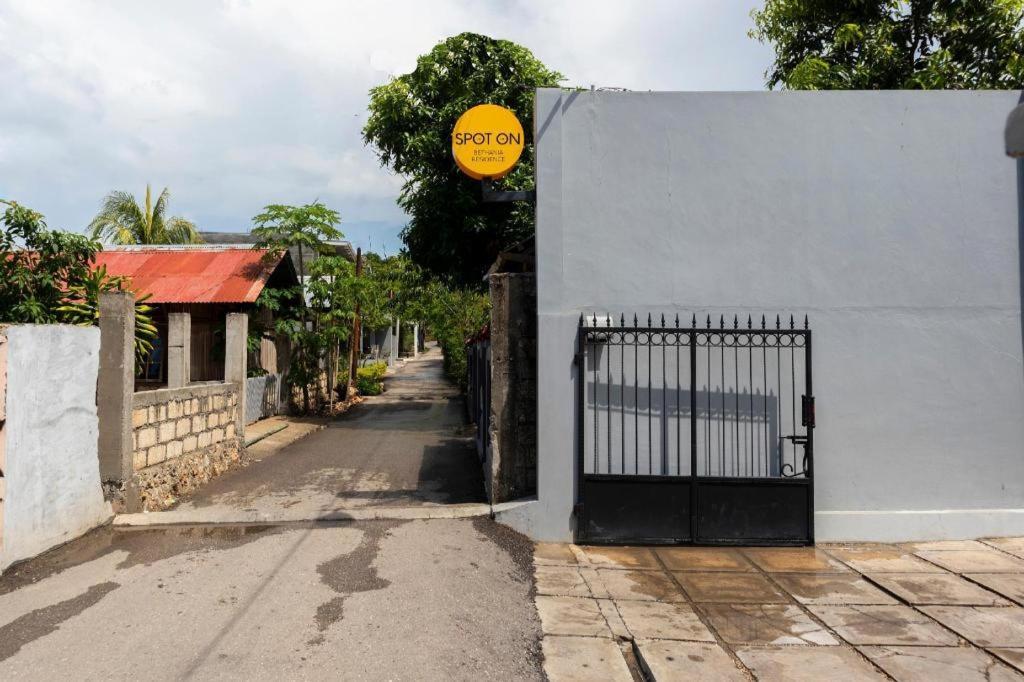 Spot On 2063 Bethania Residence Kupang  Bagian luar foto